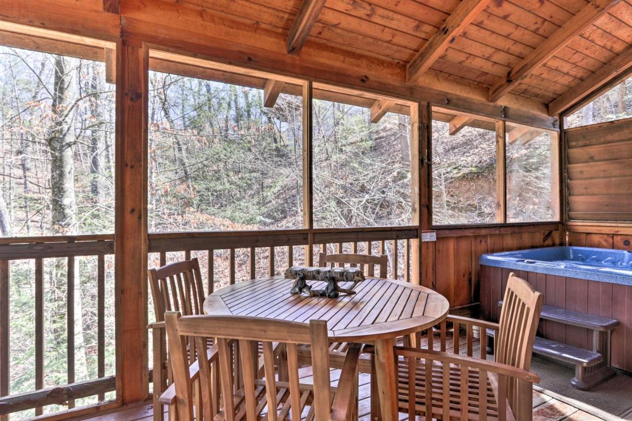 Cozy Cabin With Hot Tub In The Heart Of Pigeon Forge Villa ภายนอก รูปภาพ