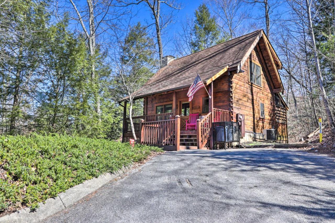 Cozy Cabin With Hot Tub In The Heart Of Pigeon Forge Villa ภายนอก รูปภาพ