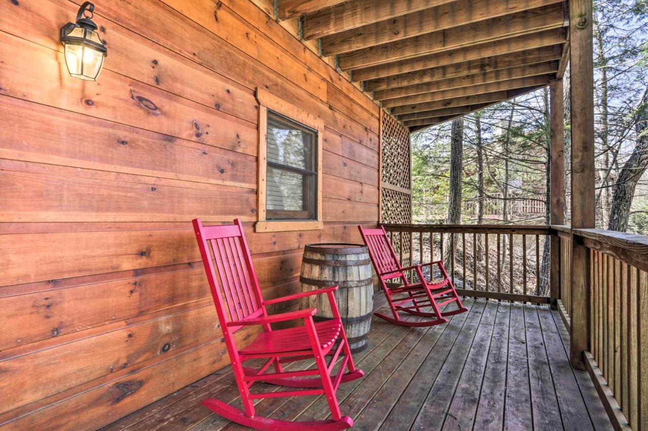 Cozy Cabin With Hot Tub In The Heart Of Pigeon Forge Villa ภายนอก รูปภาพ