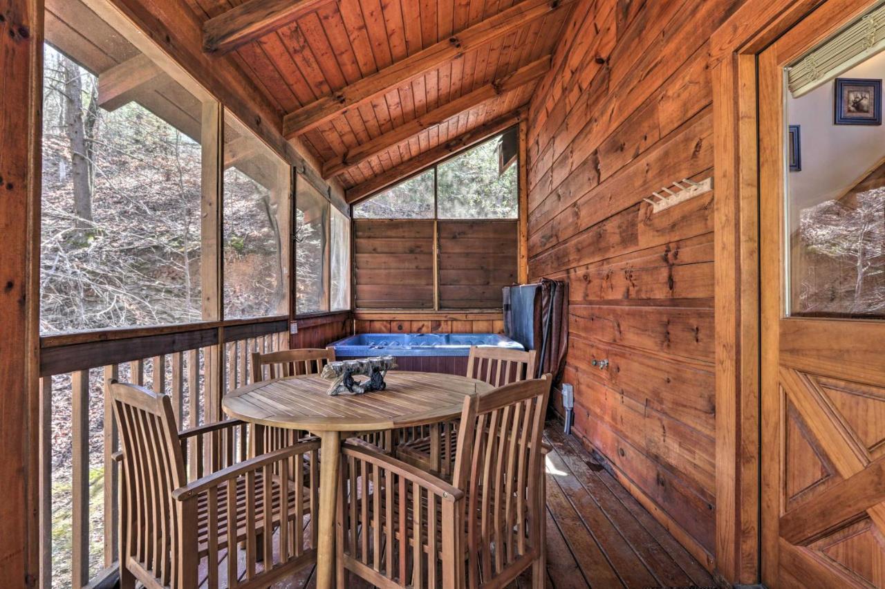 Cozy Cabin With Hot Tub In The Heart Of Pigeon Forge Villa ภายนอก รูปภาพ