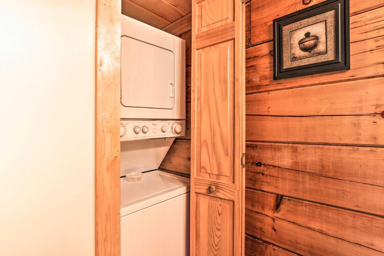 Cozy Cabin With Hot Tub In The Heart Of Pigeon Forge Villa ภายนอก รูปภาพ