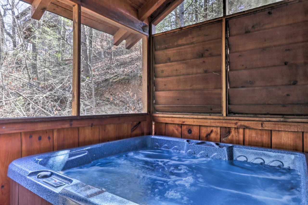 Cozy Cabin With Hot Tub In The Heart Of Pigeon Forge Villa ภายนอก รูปภาพ