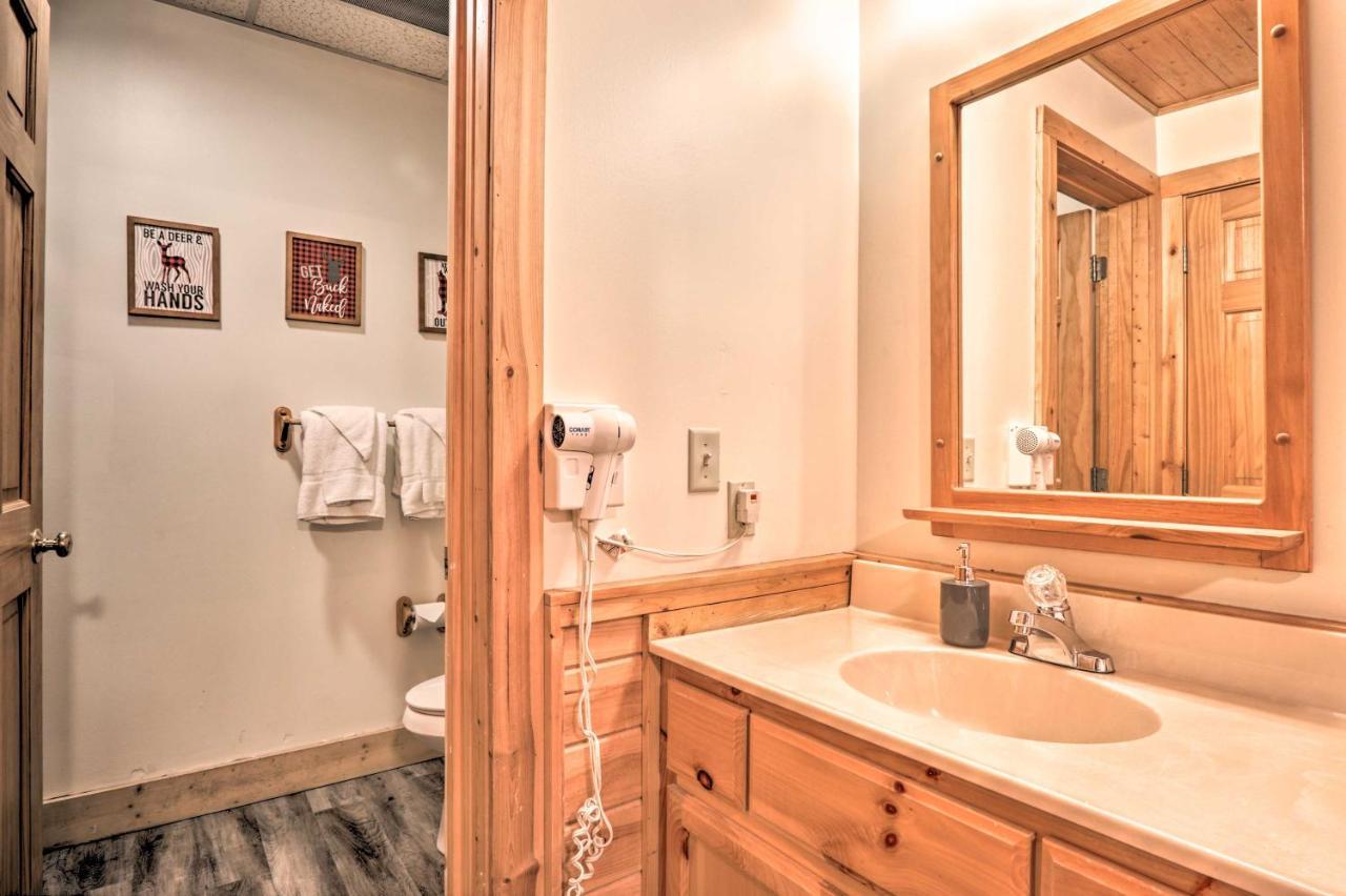 Cozy Cabin With Hot Tub In The Heart Of Pigeon Forge Villa ภายนอก รูปภาพ